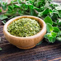 imagen_oregano_en_hoja_quebrado